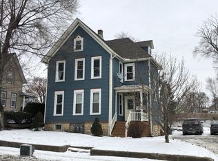 467 N Grove Ave APT 1, Elgin, IL 60120