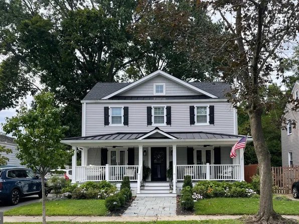 41 Park St, Bordentown, NJ 08505