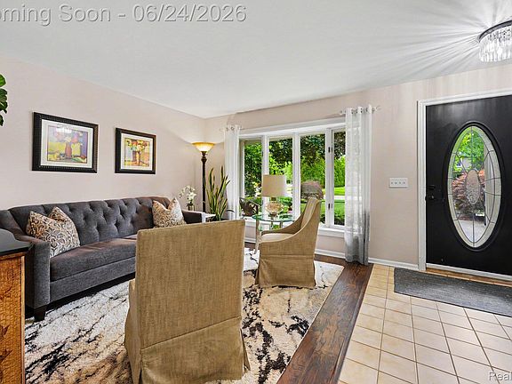 4th image of 5997 Marble Dr