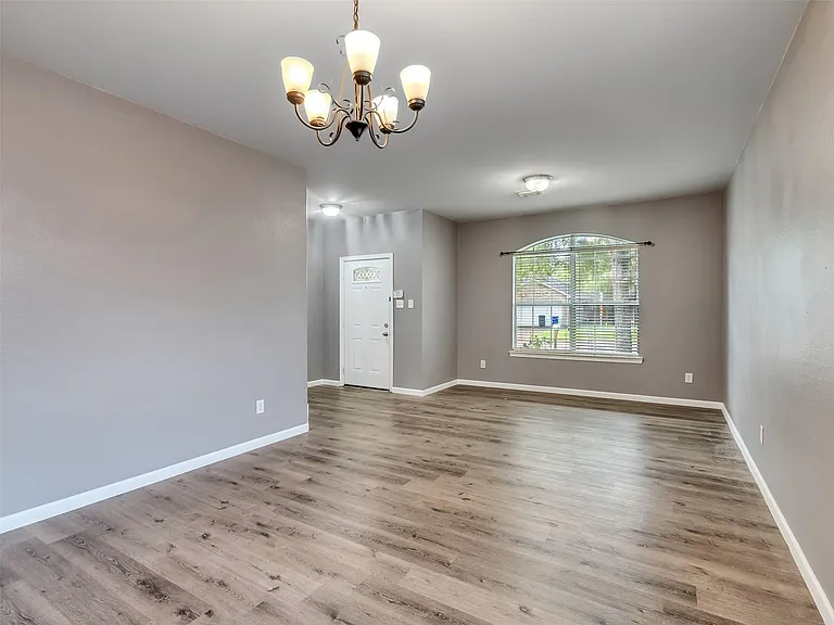1906 Cameo Ct — Photo 9