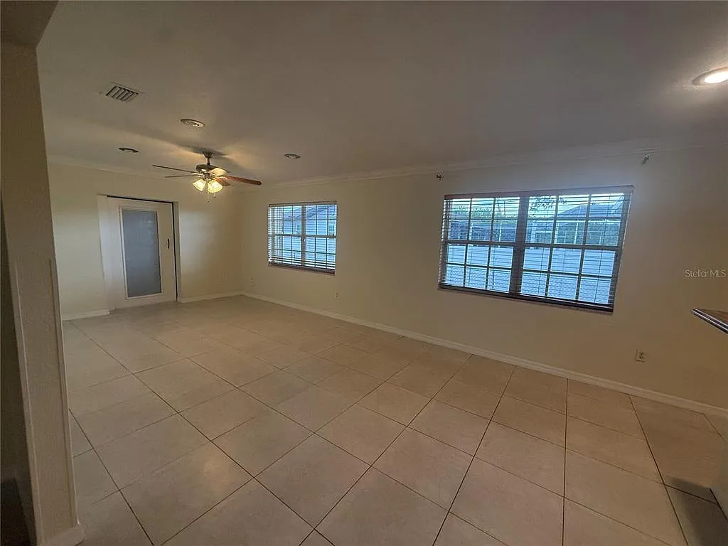 3 bed, 2.0 bath, 2100 sqft, $2,000 — Photo 4