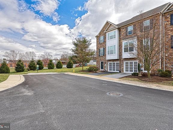 3rd image of 1220 Stonehaven Way #67