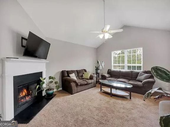 3rd image of 125 Melanie Ln