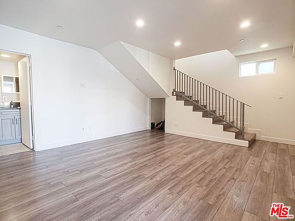 2nd image of 635 N Normandie Ave APT 1