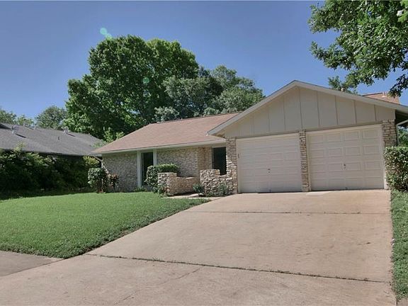 2nd image of 2601 Lazy Oaks Dr