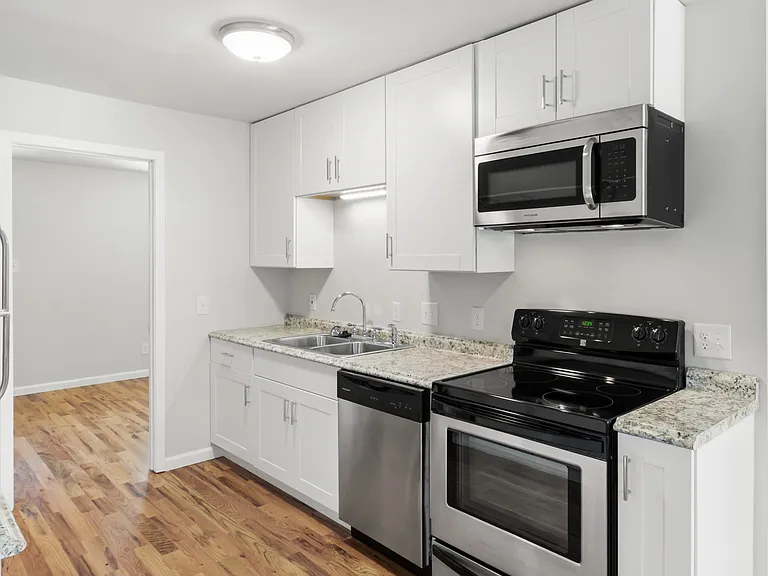 1009 N Buchanan Blvd #L — Photo 11