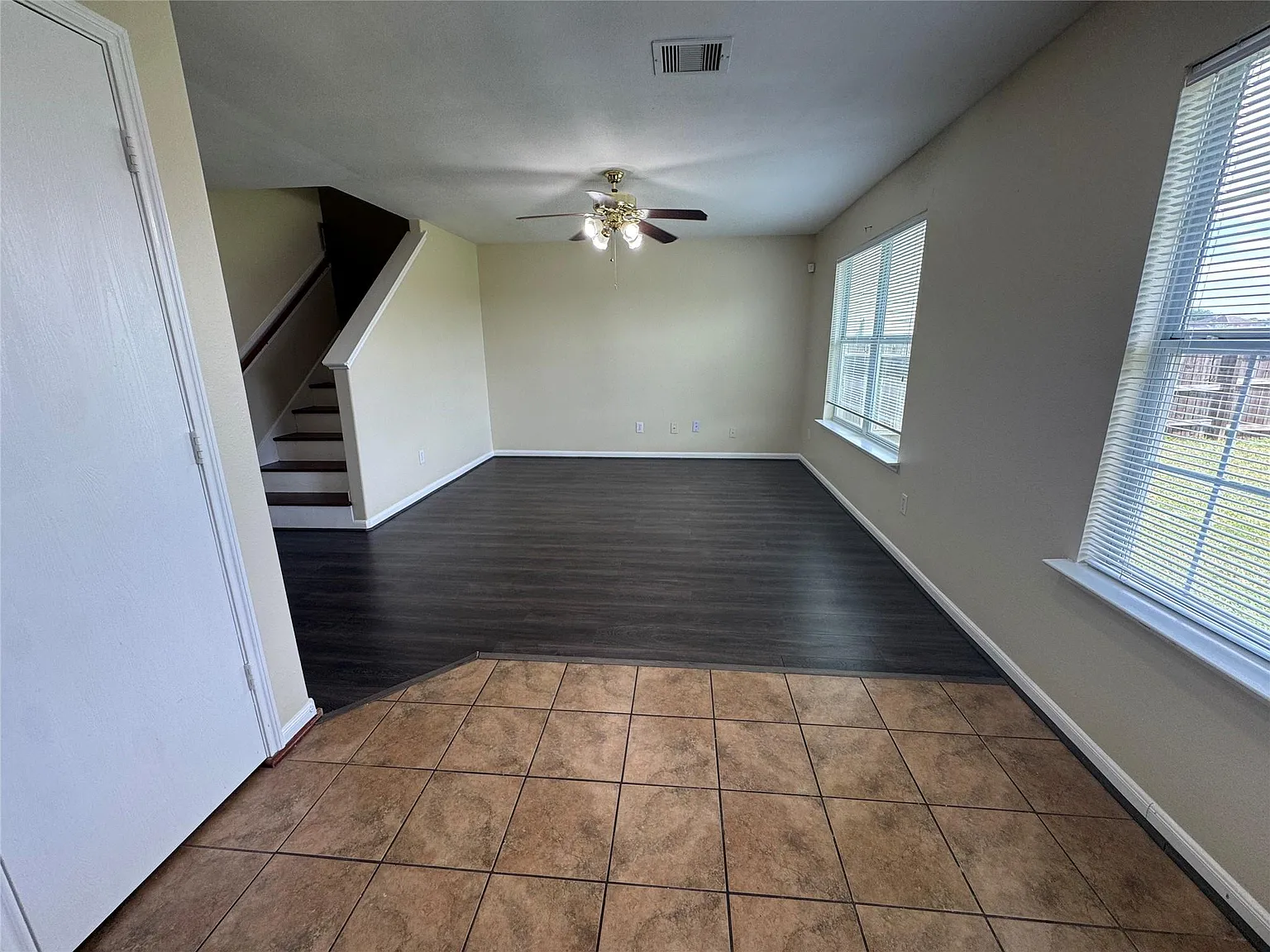 3 bed, 2.5 bath, 1500 sqft, $2,100 — Photo 3