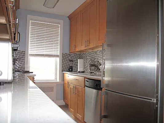 Sold by Coldwell Banker Mid Plaza Real Estate | media 27