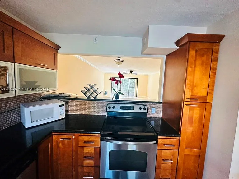 197 Lakeview Dr #105 — Photo 7