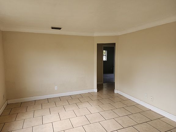 3rd image of 4806 Mineola St