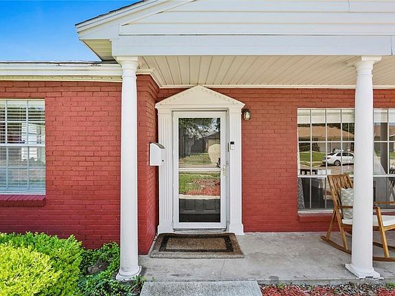 4th image of 4402 Sweetbriar Dr