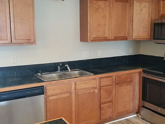 5th image of 2833 40th Avenue Ct