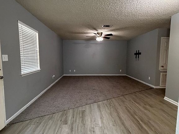 4th image of 613 N Kinney Ave #A