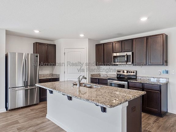 3rd image of 921 Merganser Way