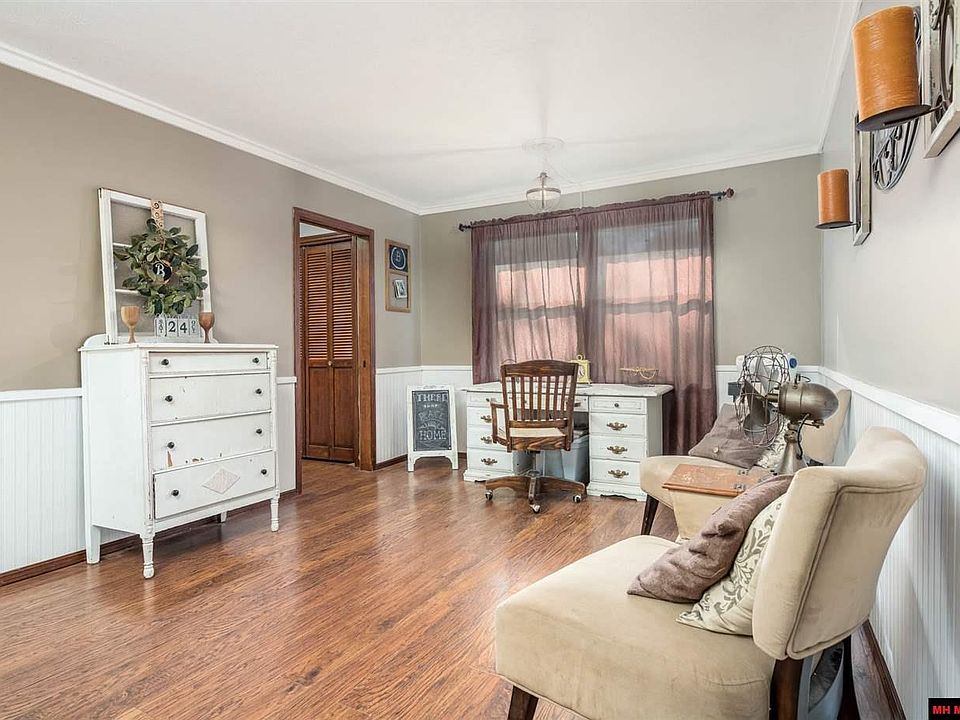 1st image of 108 Flower Garden Dr
