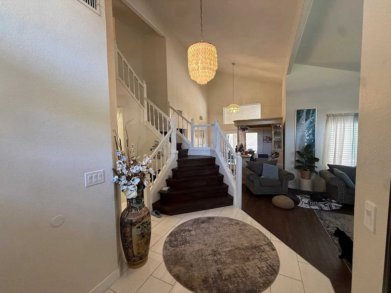 5 bed, 2532 sqft, $3,200 — Photo 3