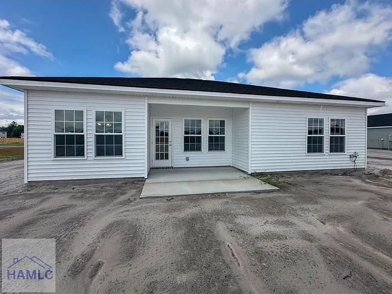 135 Doctors Creek Rd NE — Photo 1