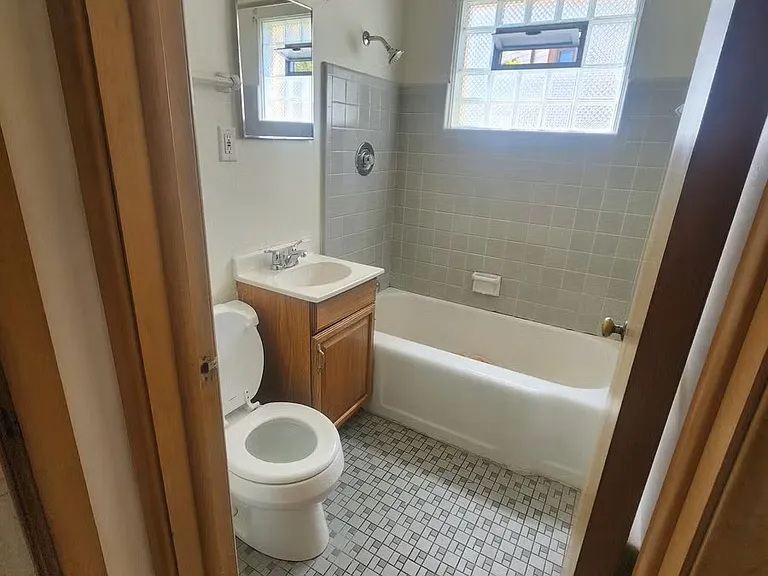 3235 S 48th St — Photo 9