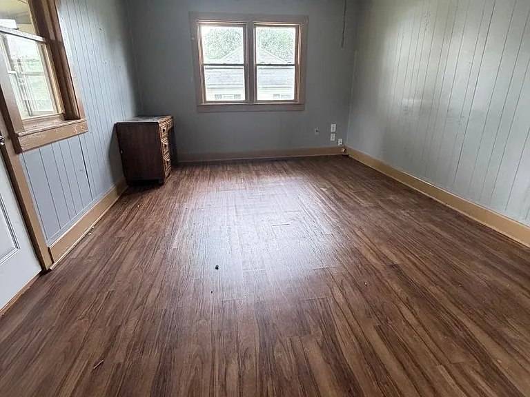 456 S Walnut St — Photo 2