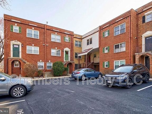 2nd image of 939 S Scott St #1