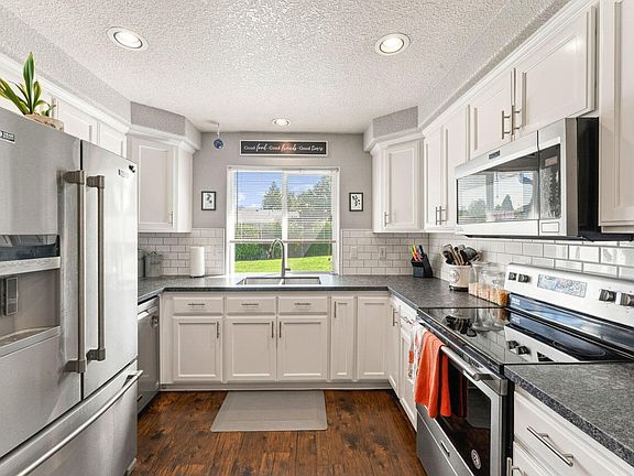 2nd image of 1445 Half Moon Cir