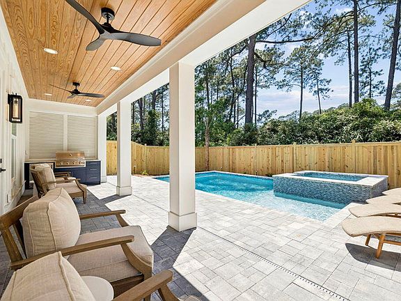 4th image of 279 E Seahorse Cir