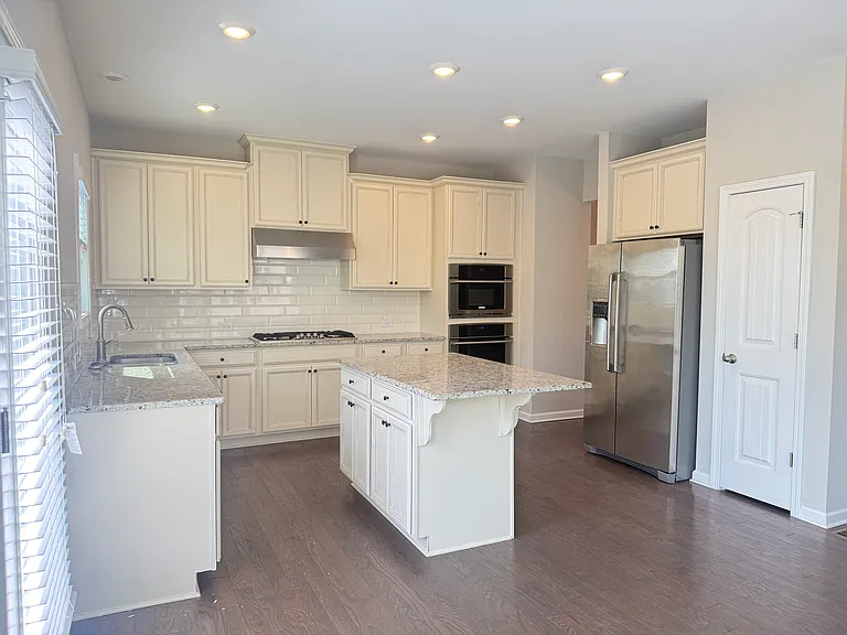 590 Sunset Park Dr — Photo 12