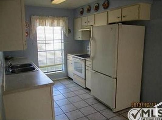 2nd image of 2209 Sheraton Dr