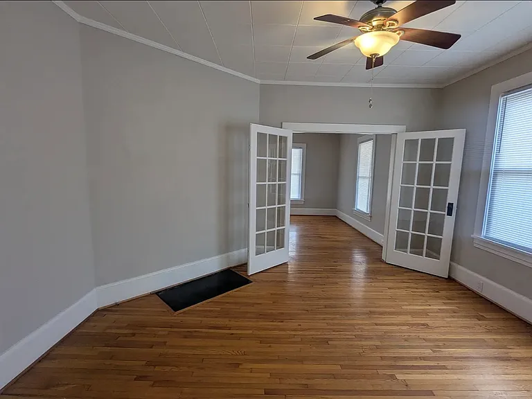 606 Park Ave — Photo 3