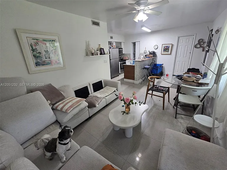 7025 Rue Granville #1 — Photo 3