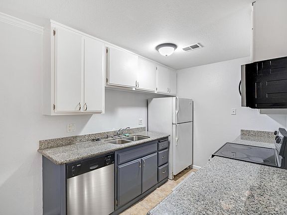 5th image of 259 N Capitol Ave Unit 135