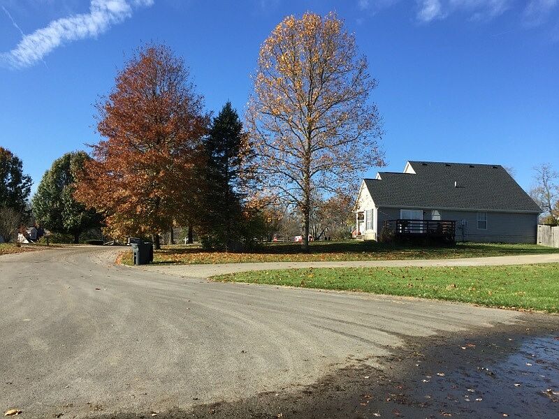 2nd image of 104 Sheppard Ct