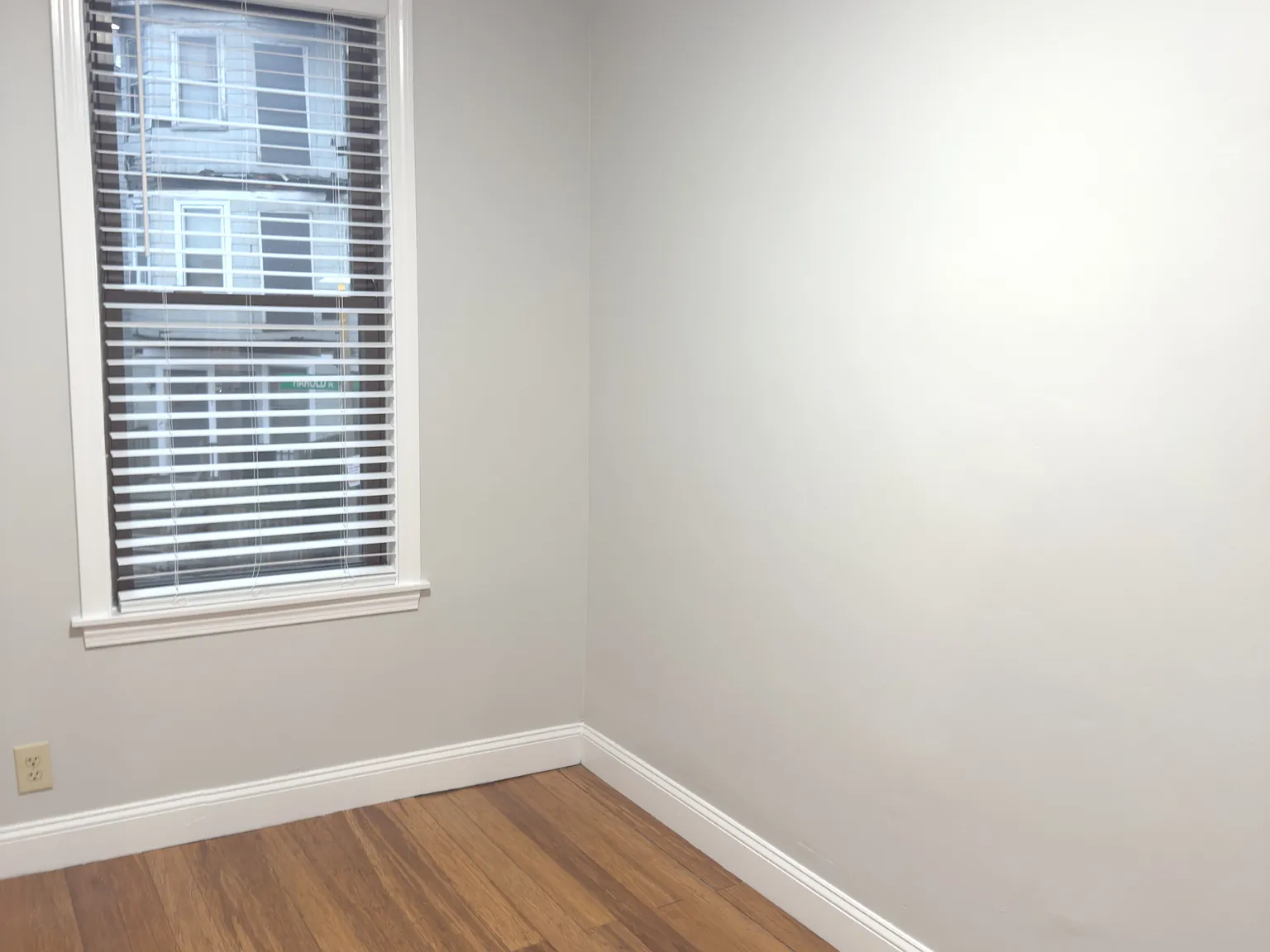 3 bed, 1200 sqft, $3,000 — Photo 3