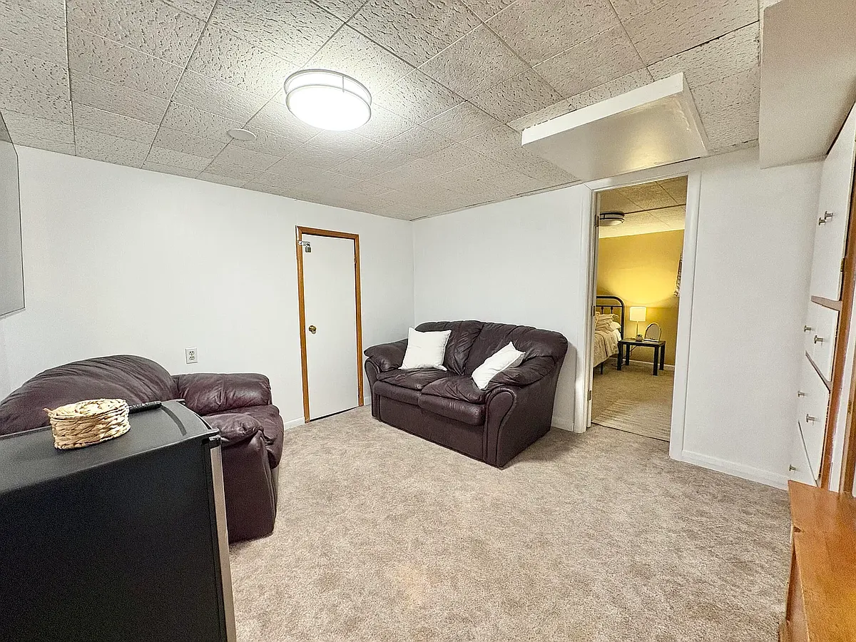 Building Photo - 66 N 1150 W