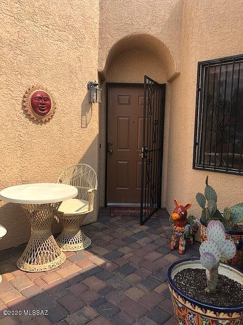 2nd image of 6258 N Rockglen Rd
