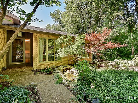 2nd image of 839 Woodbine Ct