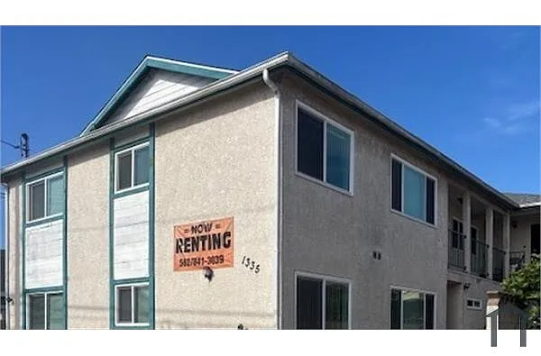 Building Photo - 1335 S Centre St #1