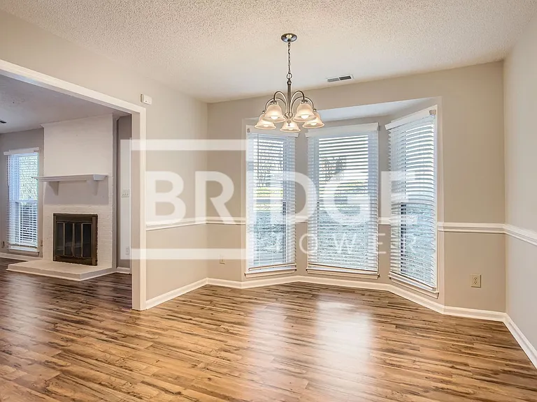 7201 Canyon Dr — Photo 11