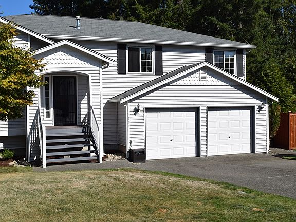 3rd image of 3704 Madrona Ct SE