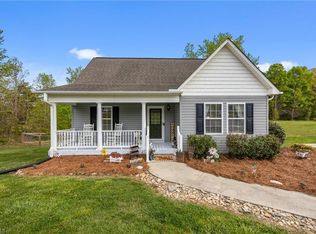 242 Sunset Ridge Ln, Lexington, NC 27295