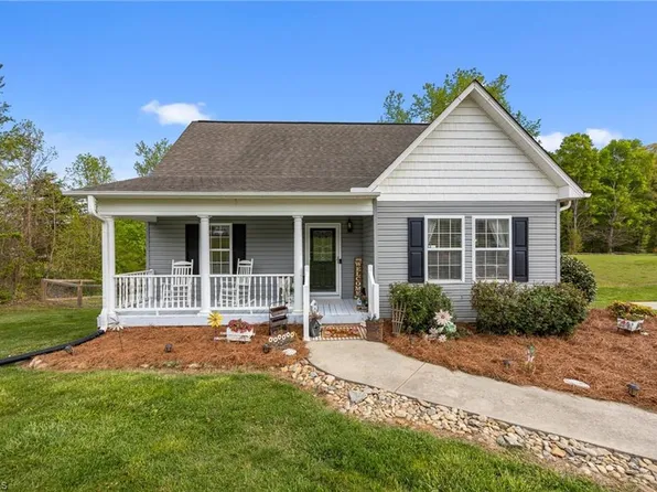 242 Sunset Ridge Ln, Lexington, NC 27295