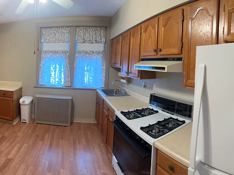 1721 Brownsville Rd #1 — Photo 8