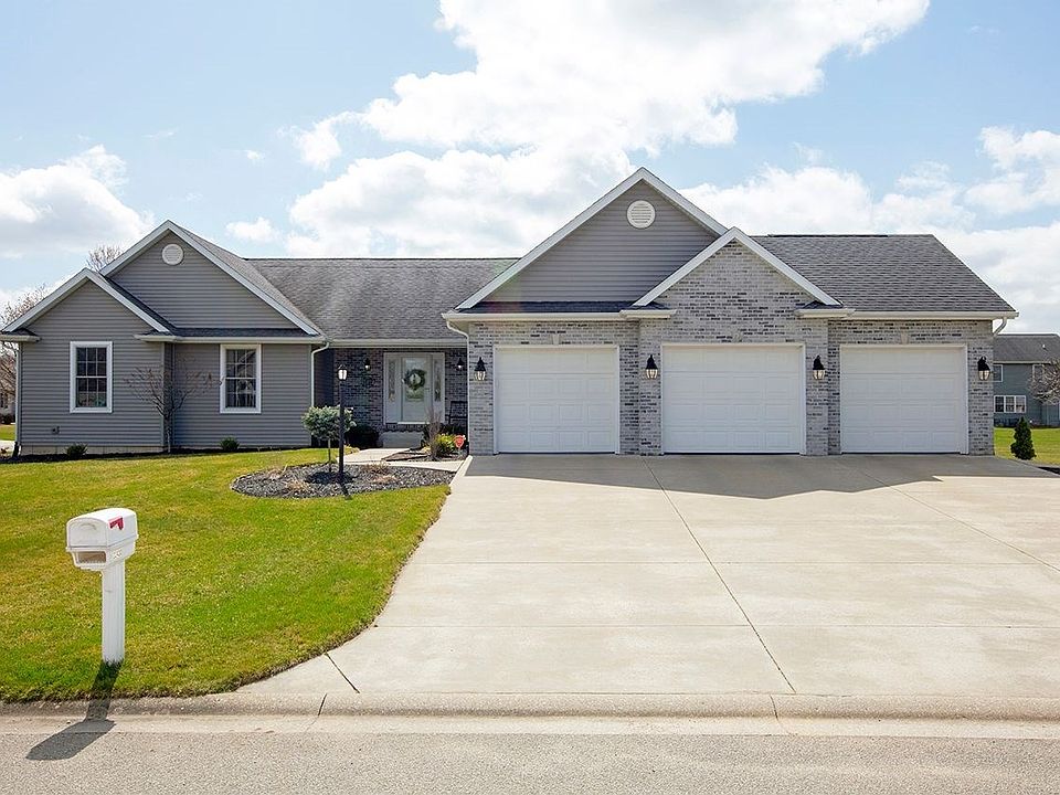 1st image of 22420 Forsythia Dr