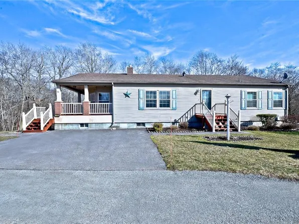 19 Sparrow Dr, Tiverton, RI 02878