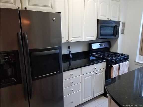 4th image of 108 Woodside Grn APT 3A