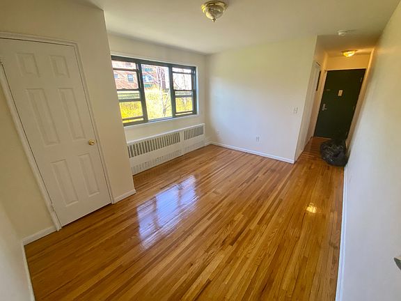 2nd image of 81 Beacon Hill Dr #4H1