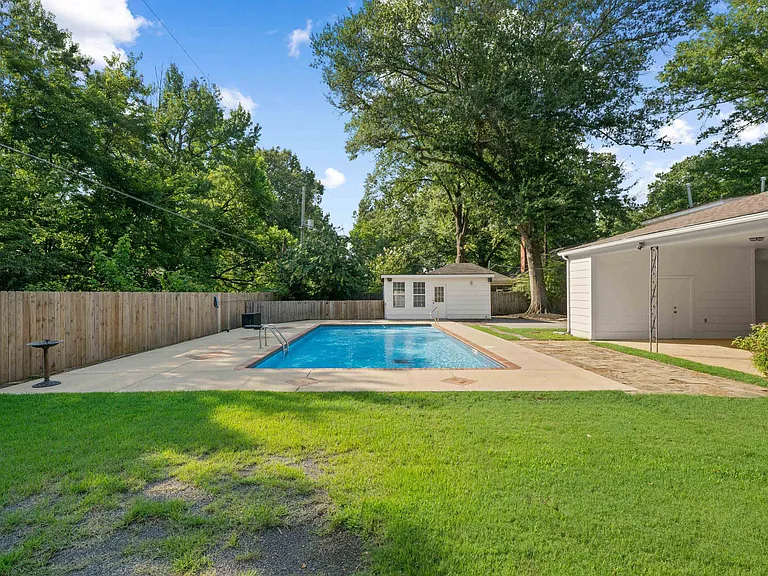 1539 Brookside Dr — Photo 7