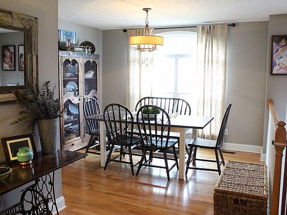 5th image of 185 Peachtree Cir