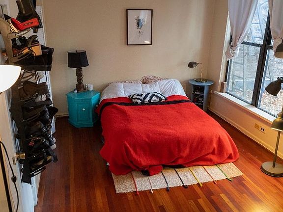 4th image of 2246 W Grand Ave #2
