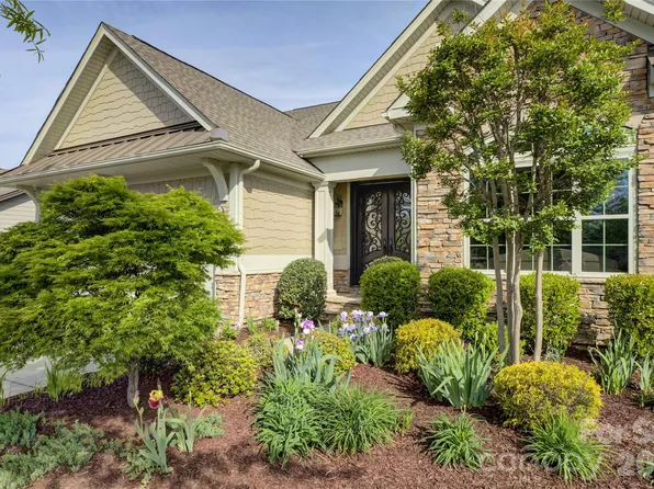14802 Creeks Edge Dr, Charlotte, NC 28278